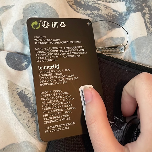 NWT OFFICIALLY LICENSED Nightmare Before Christmas Loungefly Makeup Bag Pouch - Picture 4 of 7